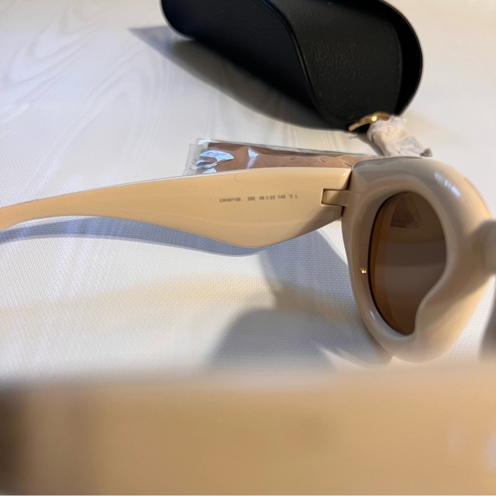 LOEWE
Inflated 46MM Cat-Eye Sunglasses - Picture 6 of 8